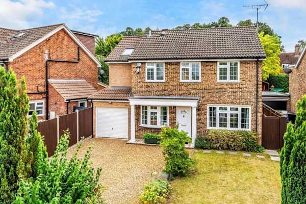 House sit in Ashtead, United Kingdom