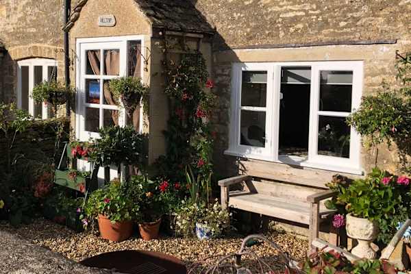 House sit in Stroud, United Kingdom