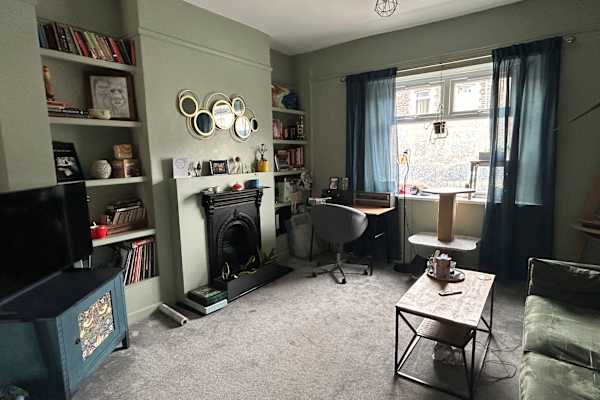 House sit in Cardiff, United Kingdom