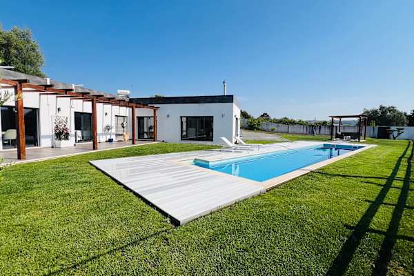 House sit in Alcobaça, Portugal