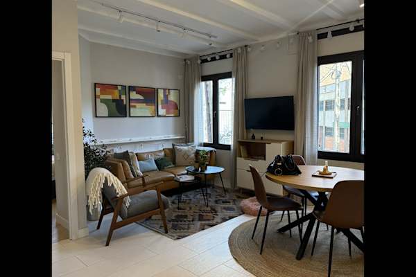 House sit in Barcelona, Spain