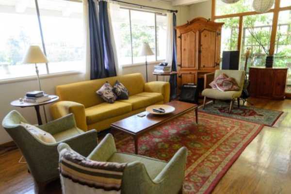 House sit in Oakland, CA, US