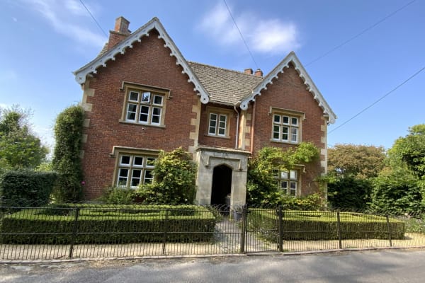 House sit in Calne, United Kingdom