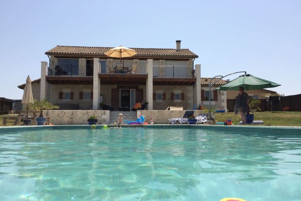 House sit in Chalais, France