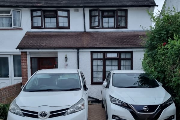 House sit in Borehamwood, United Kingdom