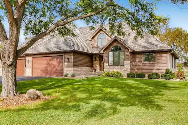 House sit in Minneapolis, MN, US