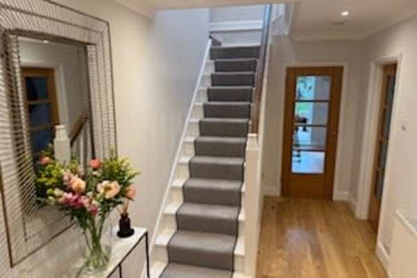 House sit in Cobham, United Kingdom