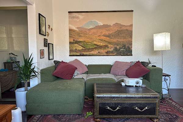 House sit in Los Feliz, CA, US