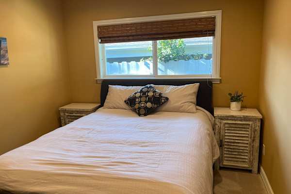 House sit in Calabasas, CA, US