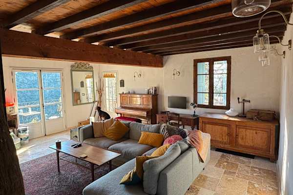 House sit in Lastours, France