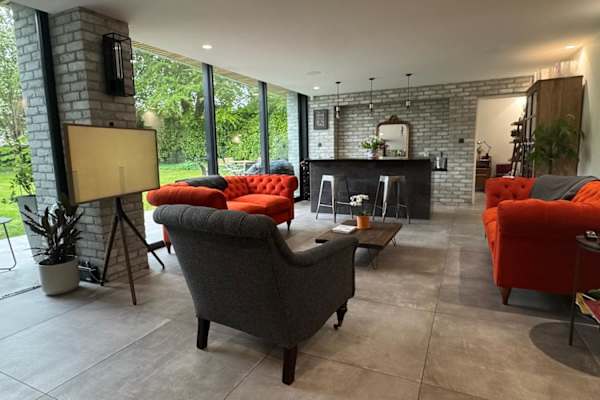 House sit in Winchester, United Kingdom