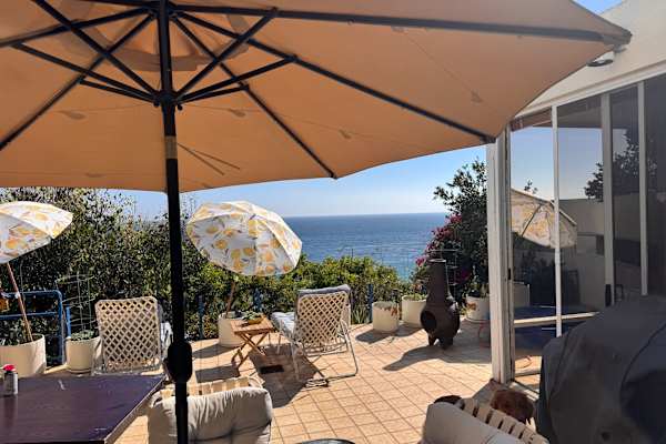 House sit in Malibu Beach, CA, US