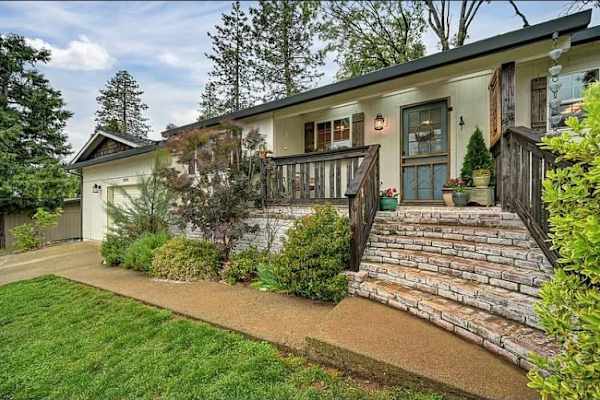 House sit in Camino, CA, US