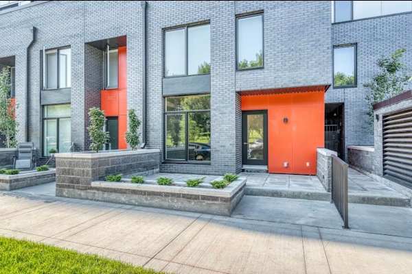 House sit in Calgary, AB, Canada