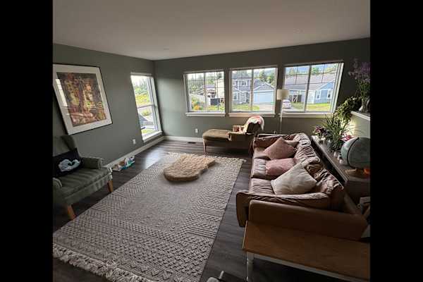 House sit in Cumberland, BC, Canada