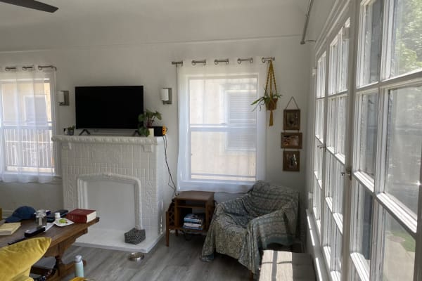 House sit in Los Angeles, CA, US