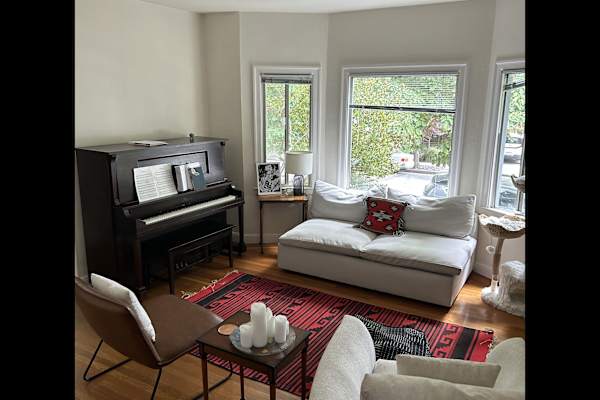 House sit in Oakland, CA, US