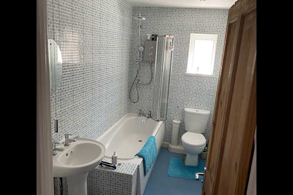 House sit in Keynsham, United Kingdom