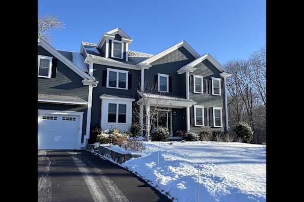 House sit in Bedford, MA, US