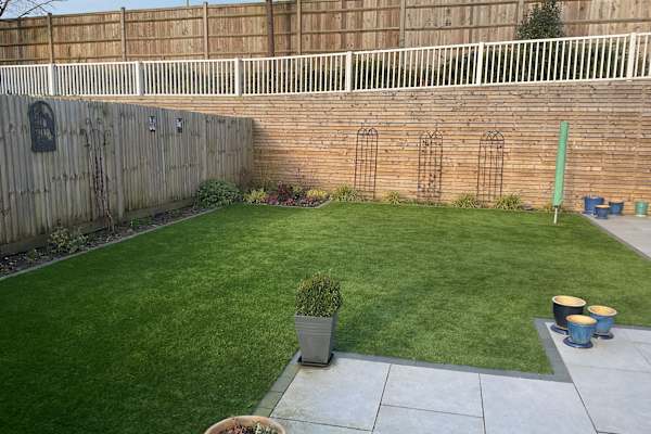 House sit in Farnborough, United Kingdom