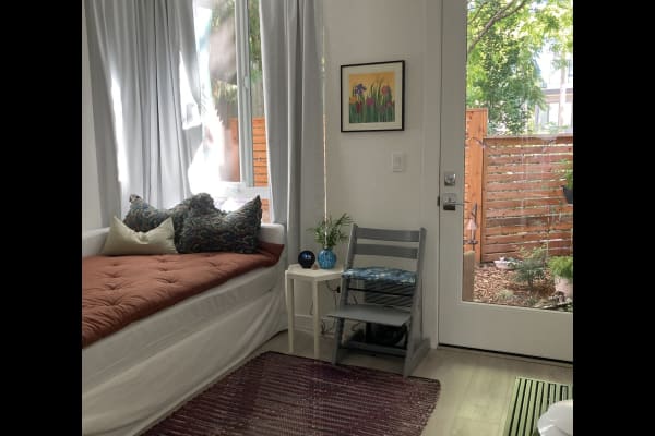 House sit in Seattle, WA, US