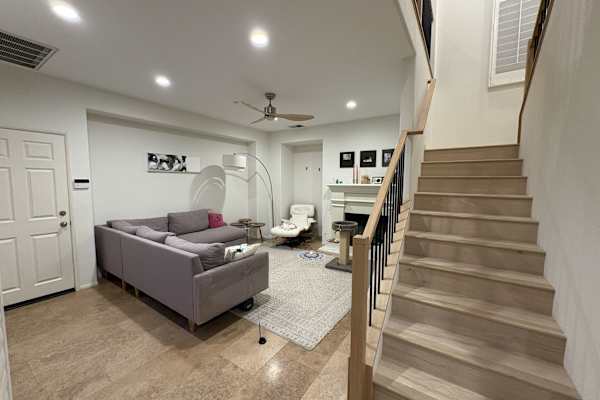 House sit in Irvine, CA, US