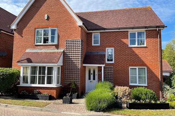 House sit in Eastbourne, United Kingdom