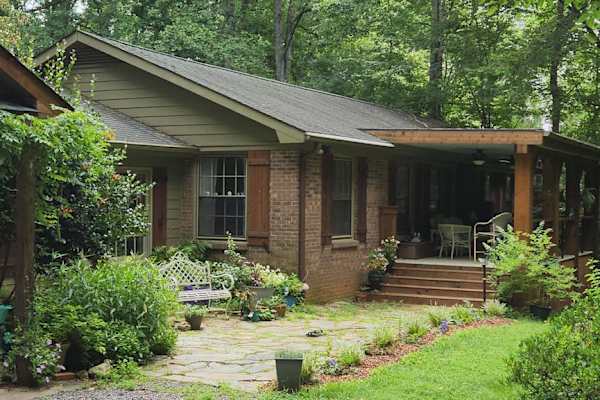 House sit in Lewisville, NC, US