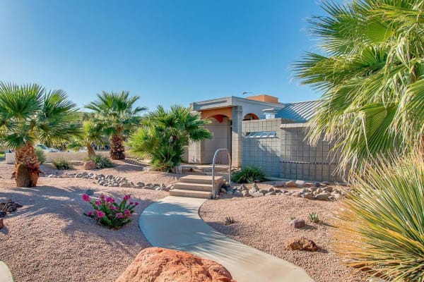 House sit in Phoenix, AZ, US