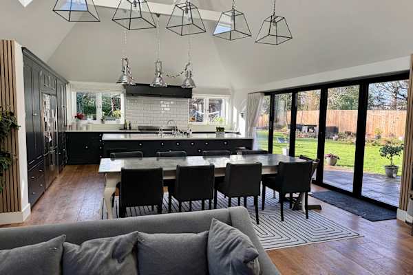 House sit in Guildford, United Kingdom