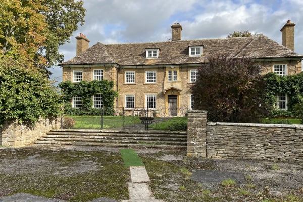 House sit in Sherborne, United Kingdom