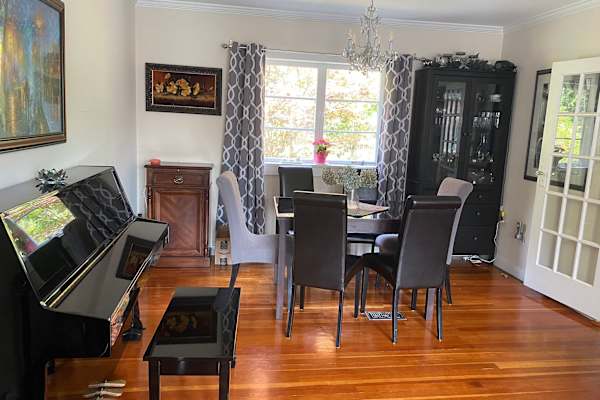 House sit in North Vancouver, BC, Canada