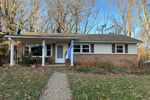 House sit in Asheville, NC, US