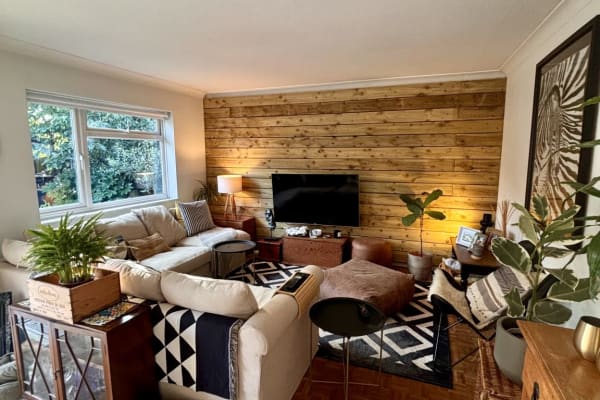 House sit in Byfleet, United Kingdom