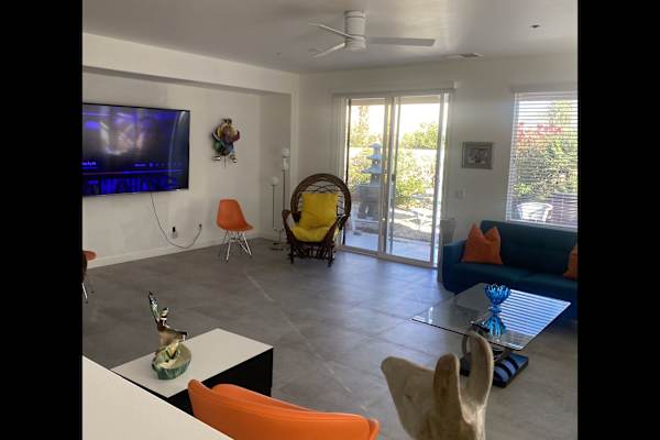 House sit in Palm Springs, CA, US