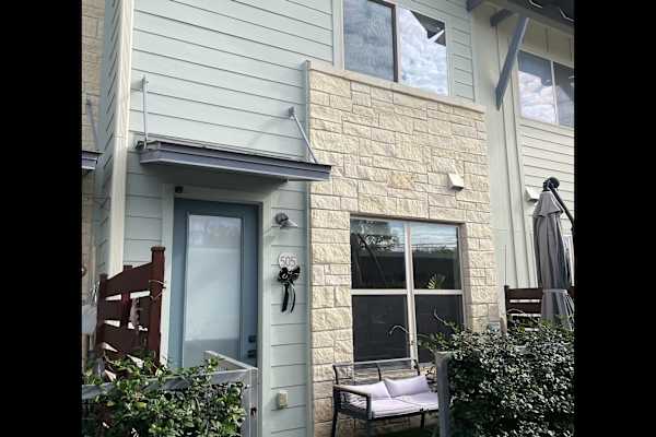 House sit in Austin, TX, US