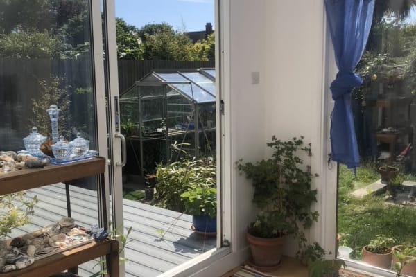 House sit in Worthing, United Kingdom