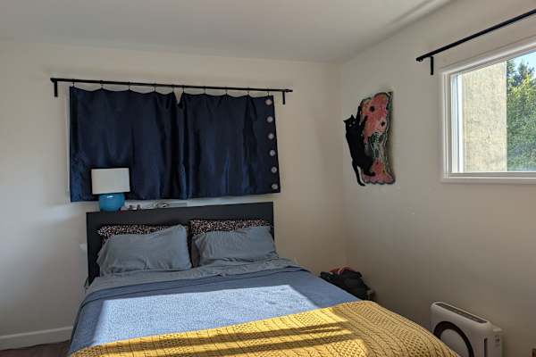House sit in North Hollywood, CA, US