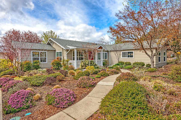 House sit in Ashland, OR, US