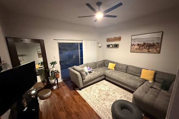 House sit in Austin, TX, US