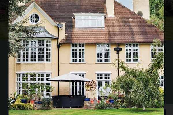 House sit in Reigate, United Kingdom