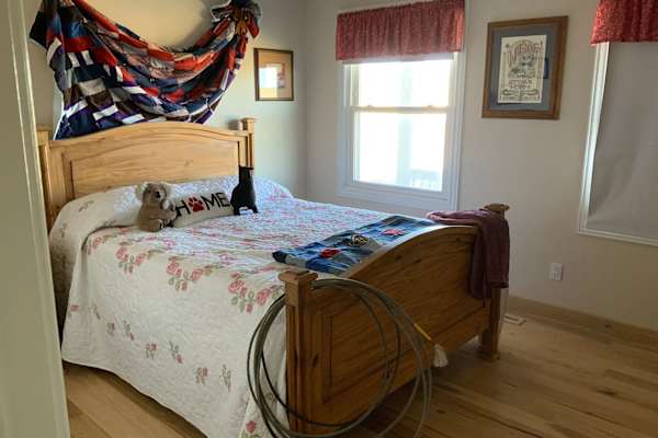 House sit in Elizabeth, CO, US