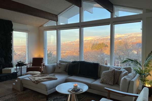 House sit in North Salt Lake, UT, US