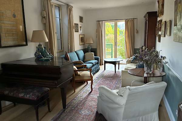 House sit in Caromb, France