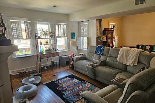 House sit in Charleston, West Virginia, US