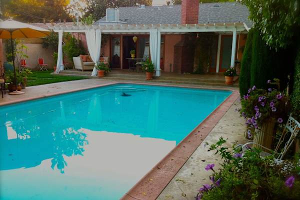 House sit in Burbank, CA, US