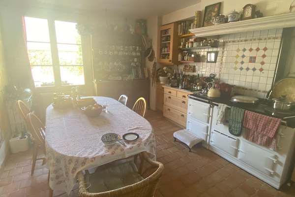 House sit in Chantilly, France