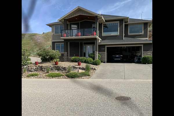 House sit in Vernon, BC, Canada