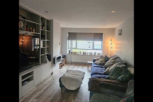 House sit in Bordon, United Kingdom