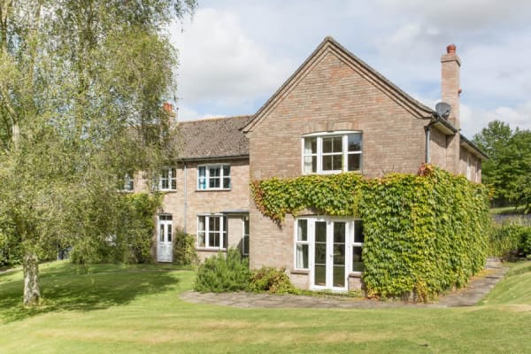 House sit in Marlborough, United Kingdom